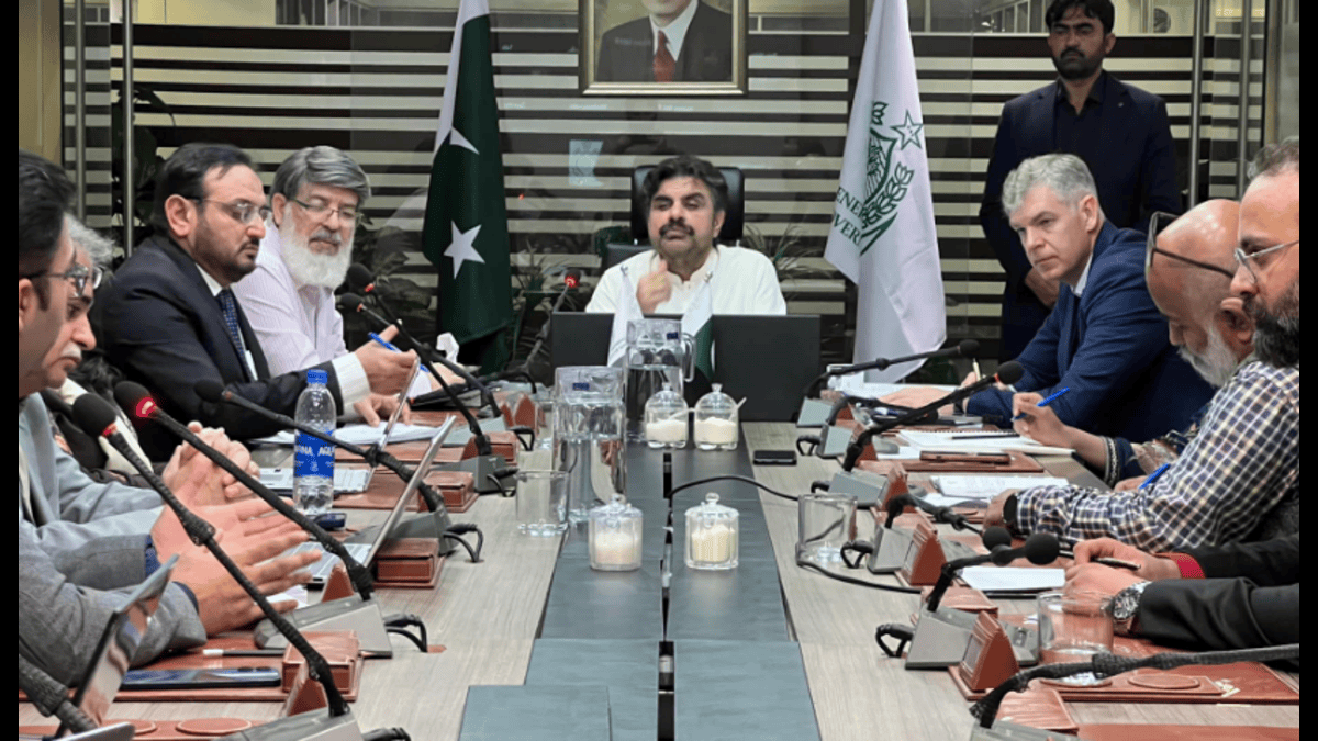 Sindh to Solarize 200,000 Homes with World Bank Support